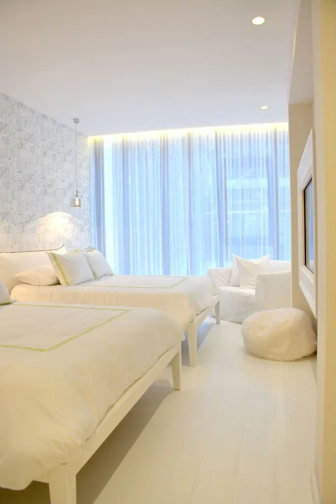TheLimited18.webp